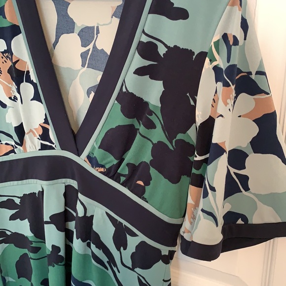 Kimono style top. - Picture 3 of 6